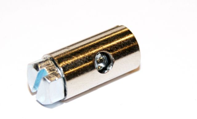 Mamelon à visser 8 x 15 mm perçage 3.5 mm